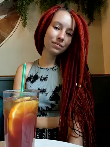 Frost_foxy live screenshot 2025-09-21 05:47:02