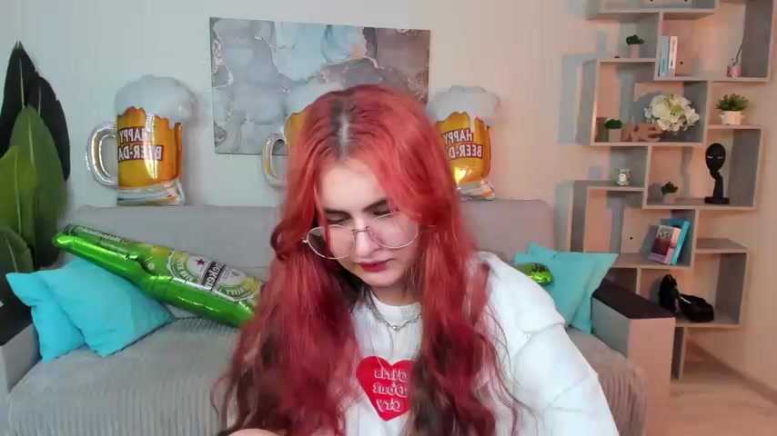 GabriellaMays live screenshot 2025-09-30 08:21:23