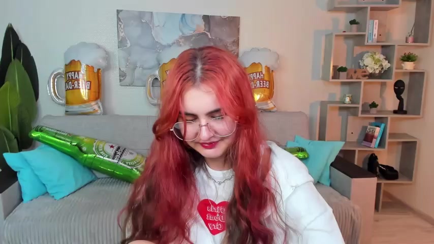 GabriellaMays live screenshot 2025-09-30 08:22:23