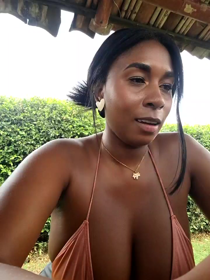 HanaThompson live screenshot 2026-01-06 17:57:33