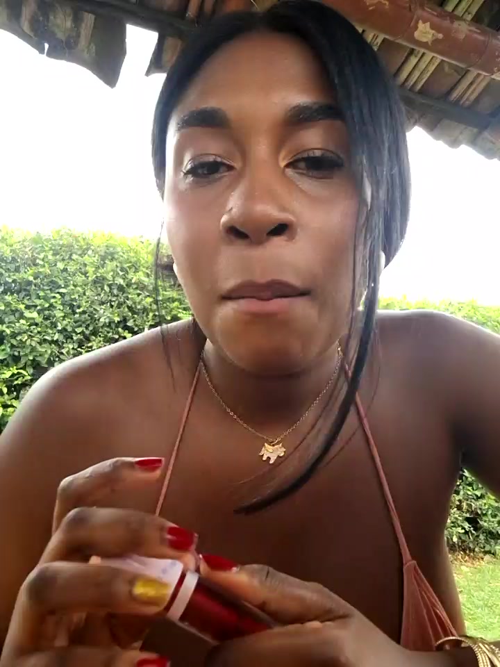 HanaThompson live screenshot 2026-01-06 18:02:08