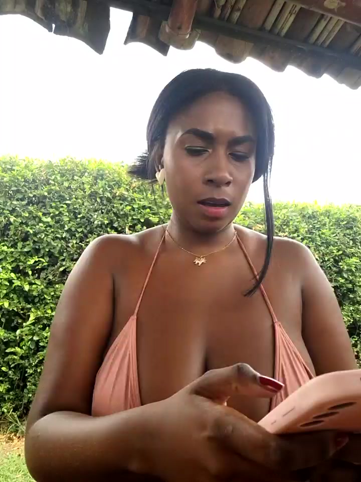 HanaThompson live screenshot 2026-01-06 18:05:08