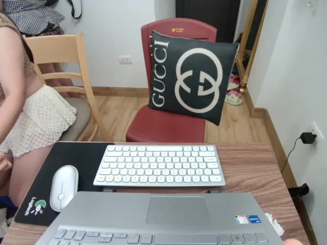 Hana_Mina live screenshot 2025-09-30 01:00:43