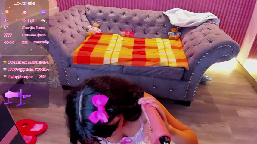 HollyHill_ live screenshot 2025-08-18 02:20:35
