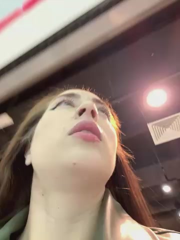 Holly_Play live screenshot 2025-08-24 10:34:26