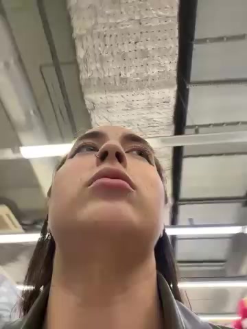 Holly_Play live screenshot 2025-10-06 12:39:48