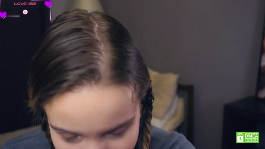 HongTomczak live screenshot 2025-09-30 08:22:18