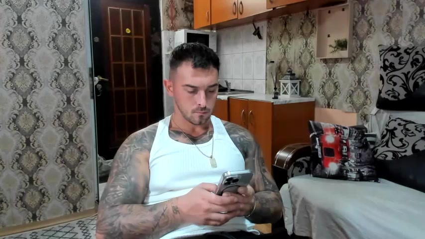 Jonmusclemaster live screenshot 2025-10-01 20:43:37