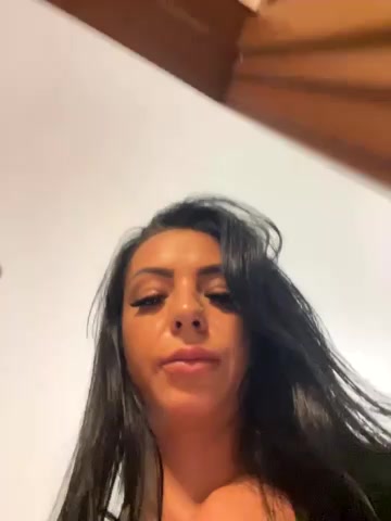 KallyK live screenshot 2025-08-19 16:18:03