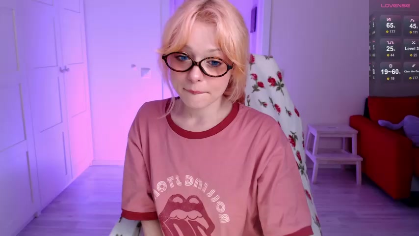 KatieMelone live screenshot 2025-08-23 22:29:54