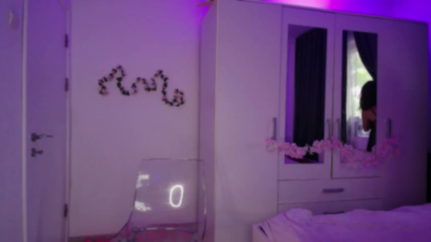 KaylaLaine live screenshot 2025-10-06 06:56:24