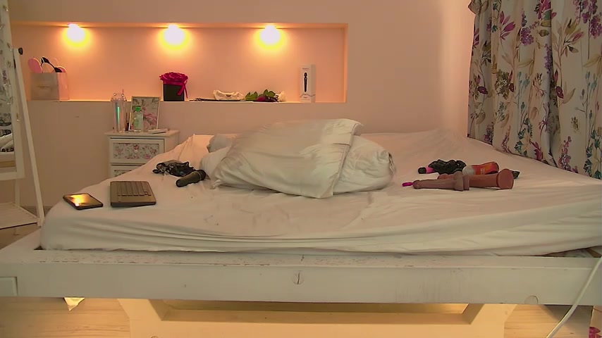 KeiraDark live screenshot 2025-10-25 06:39:49