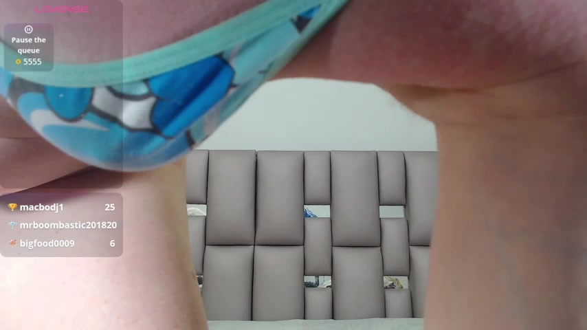 Kittywhiteass live screenshot 2025-10-15 08:17:59