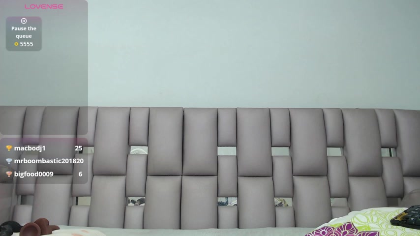 Kittywhiteass live screenshot 2025-10-15 08:19:00