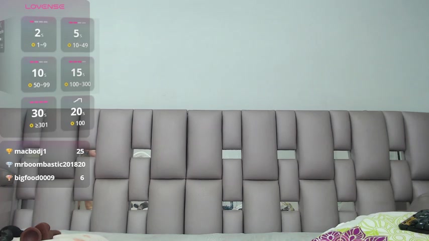 Kittywhiteass live screenshot 2025-10-15 08:20:01