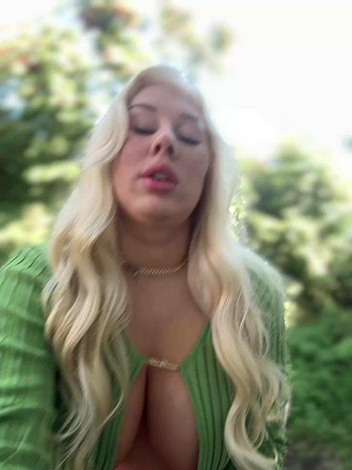 LaraHollywood live screenshot 2025-09-04 06:49:10