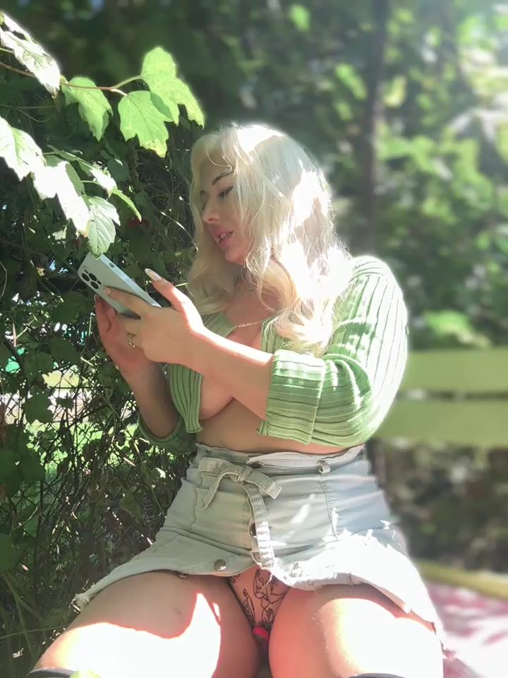 LaraHollywood live screenshot 2025-09-04 06:57:36