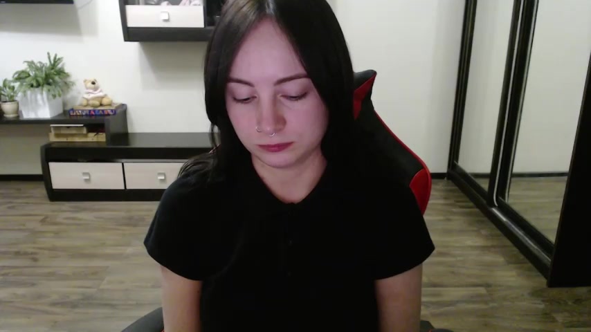 Laralianna live screenshot 2025-10-08 16:15:24