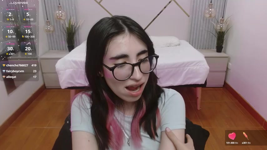 LenaRoses live screenshot 2025-09-30 01:00:52