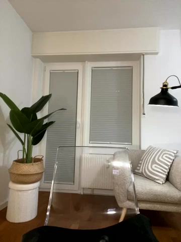 Lena_Blom live screenshot 2025-09-28 23:05:15