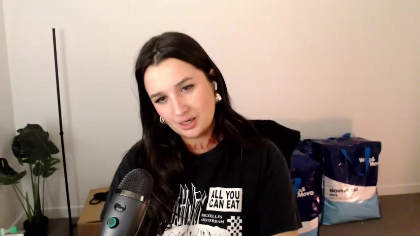 Lenas_Room live screenshot 2025-10-08 15:53:48