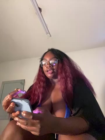 LillShayy live screenshot 2025-10-08 03:43:56