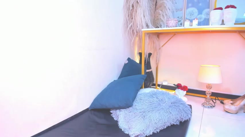 LizzyJones_ live screenshot 2025-10-15 08:21:38