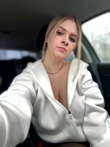 Love_Bri live screenshot 2025-12-05 10:30:34