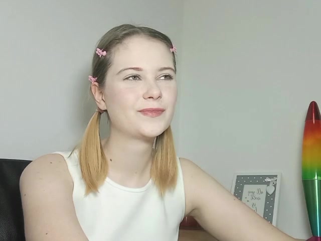 LydiaYoung live screenshot 2025-09-21 20:46:22