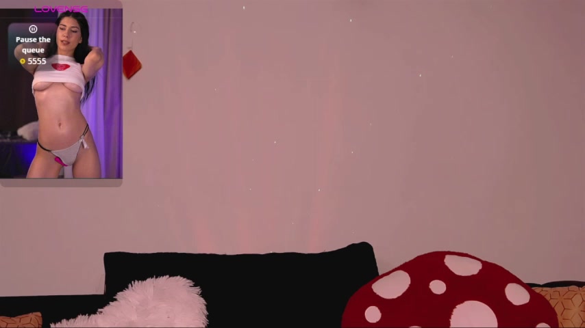 M1kaylaRaven live screenshot 2025-10-07 06:52:30