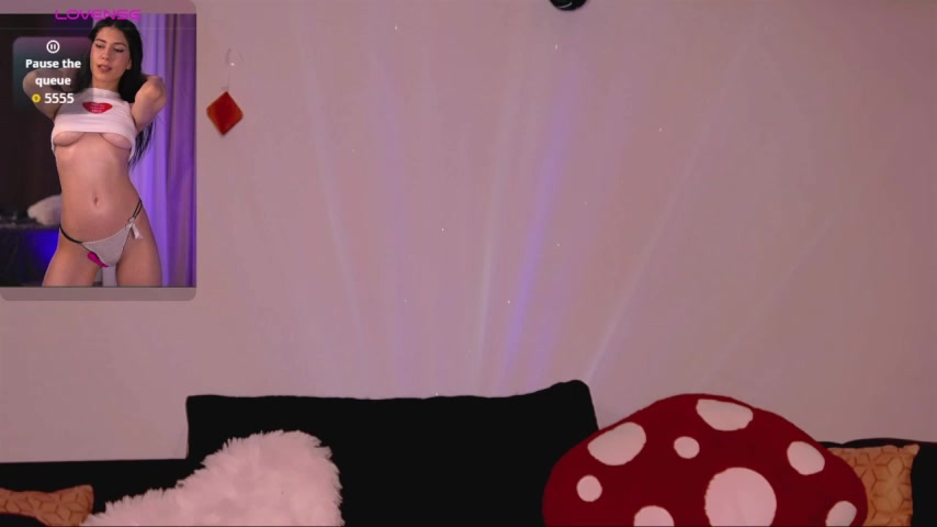 M1kaylaRaven live screenshot 2025-10-07 06:58:44