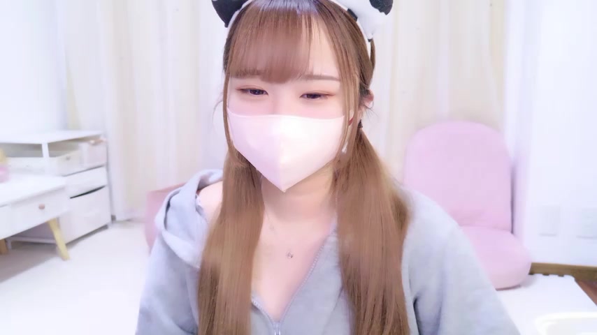 MAIKA_pyon live screenshot 2025-10-15 04:57:46