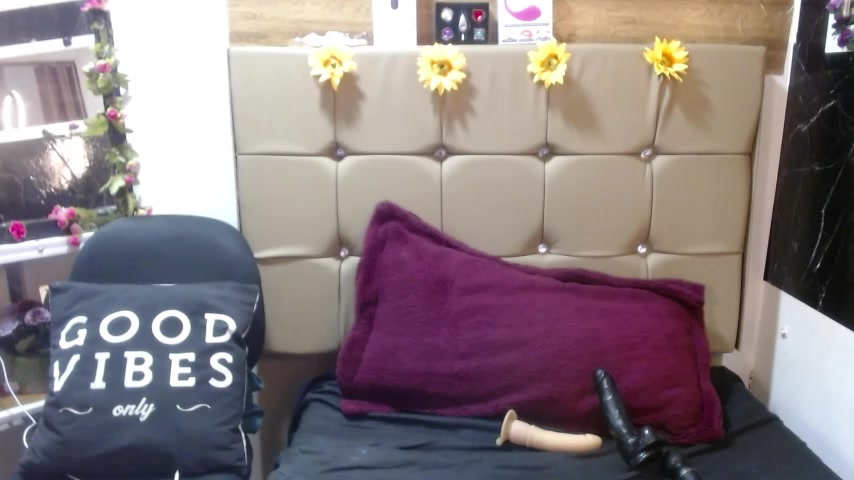 MIA__SPENCER live screenshot 2025-10-01 20:38:53