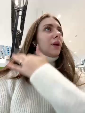 MariiD live screenshot 2025-10-24 09:21:17