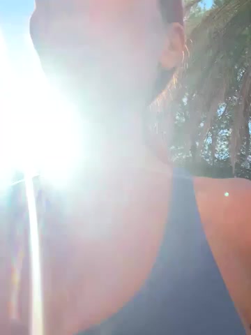 MikaelaBloom live screenshot 2025-09-30 15:37:52