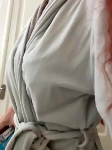 MikaelaBloom live screenshot 2025-10-01 17:33:02