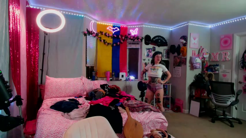 MissRomero live screenshot 2025-09-23 02:13:14