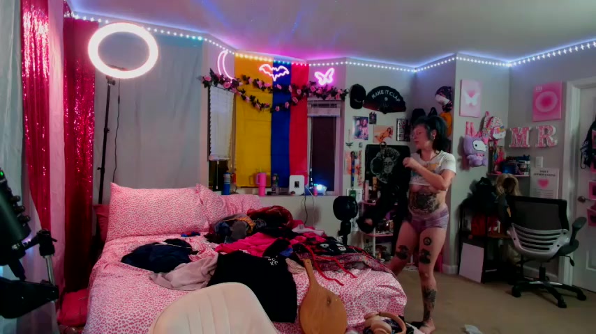 MissRomero live screenshot 2025-09-23 02:15:15