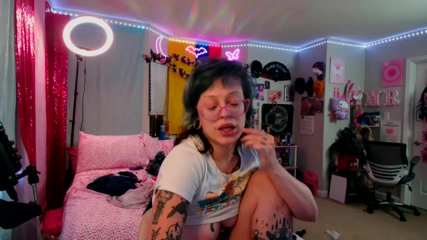 MissRomero live screenshot 2025-09-23 02:16:16