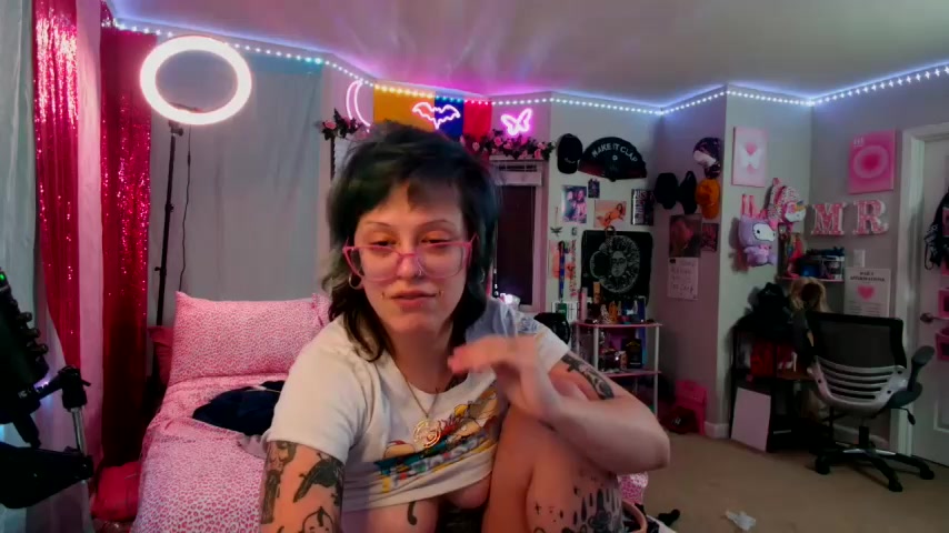MissRomero live screenshot 2025-09-23 02:17:17