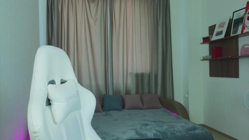 MistyMayers live screenshot 2025-09-29 06:18:20