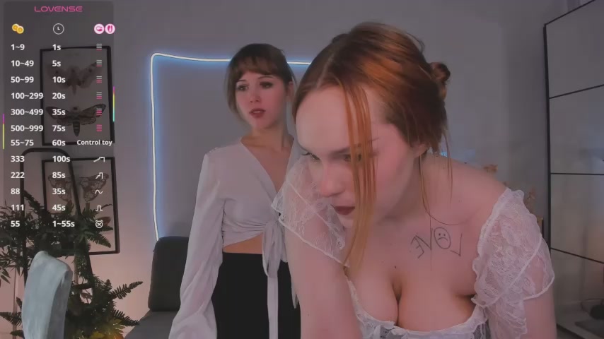 Molly_Parker live screenshot 2025-11-21 20:45:22