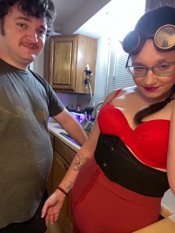 Mommasaurrex live screenshot 2025-09-23 02:05:46