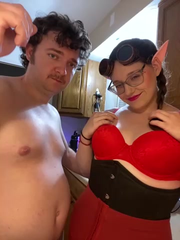 Mommasaurrex live screenshot 2025-09-23 02:17:55