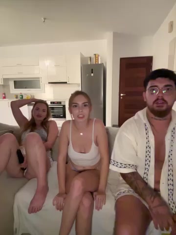 MrAndMrsSavage live screenshot 2025-10-26 19:13:31