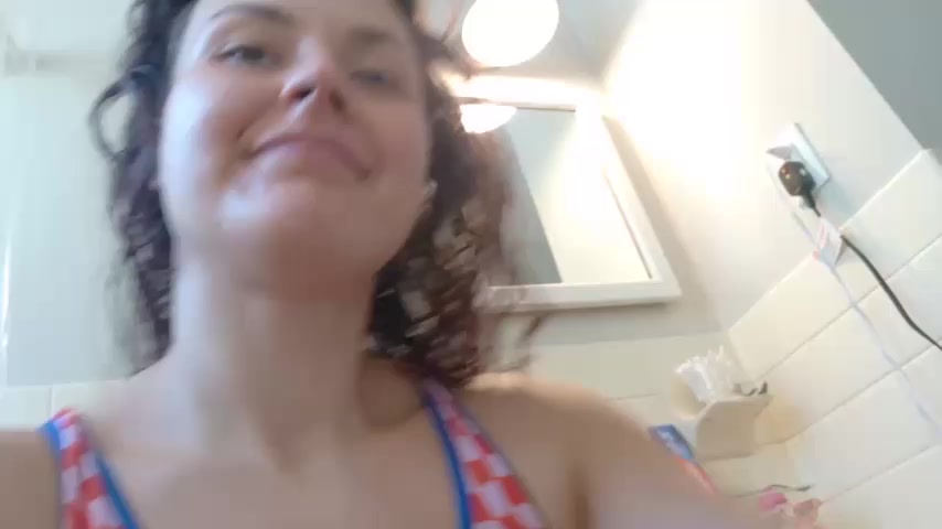 MsKatie13x live screenshot 2025-10-31 14:57:21