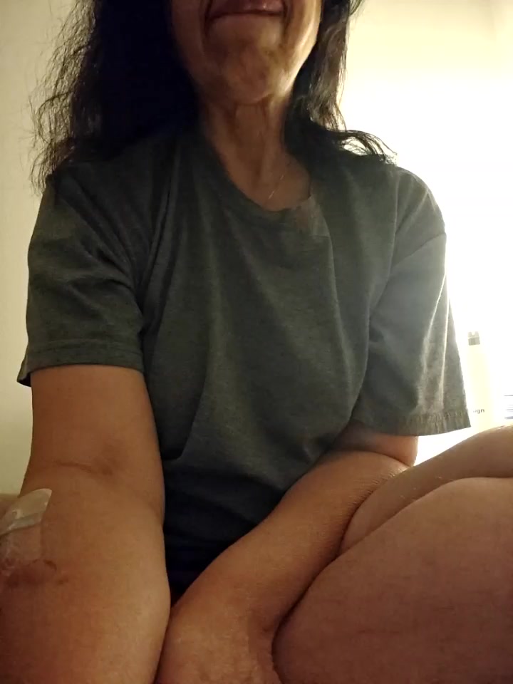 NakedMILFx live screenshot 2025-11-30 07:56:22