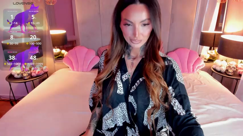 NatalyThorn88 live screenshot 2025-10-15 04:18:43