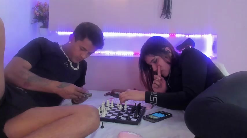 Nikki_and_Mayk live screenshot 2025-09-24 05:54:26