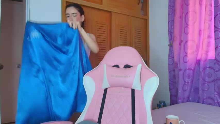 Peach_Rose_ live screenshot 2025-09-29 19:49:16